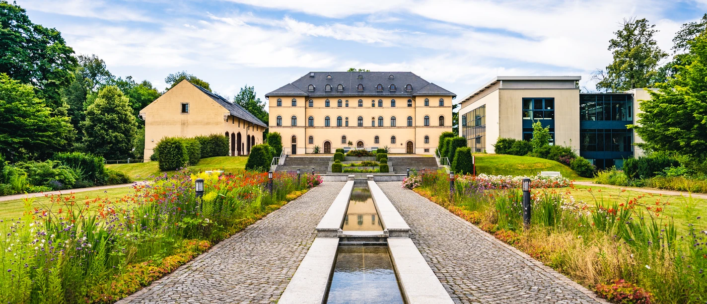 Schlosspalais Lichtenstein mit Französischen Garten