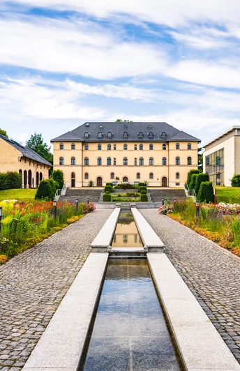Schlosspalais Lichtenstein mit Französischen Garten