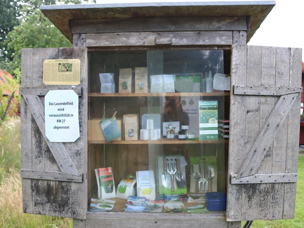 Der Verkaufsstand beim Stapeler Kräuterfeld Der Verkaufsstand beim Stapeler Kräuterfeld