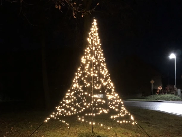 Lichterbaum-advendszeit-edemissen