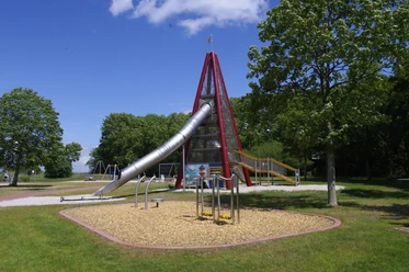 Mehrgenerationenspielplatz Westoverledingen.JPG