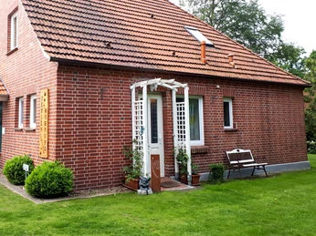 Der Eingang zur Ferienwohnung auf dem Hoeperhof Der Eingang zur Ferienwohnung auf dem HoeperhofThe entrance to the vacation apartment at the HoeperhofIndgangen til ferielejligheden på HoeperhofDe ingang van de vakantiewoning op de Hoeperhof