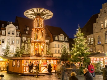 Weihnachtsmarkt Hildesheim Weihnachtspyramide auf dem Weihnachtsmarkt Hildesheim