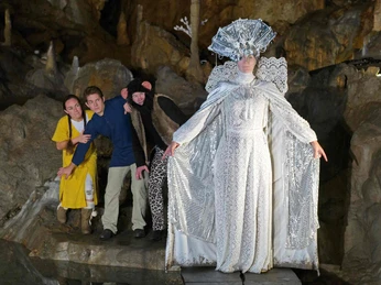 Die Schneekönigin - Höhlentheater Rübeland Die Schneekönigin - Höhlentheater Rübeland