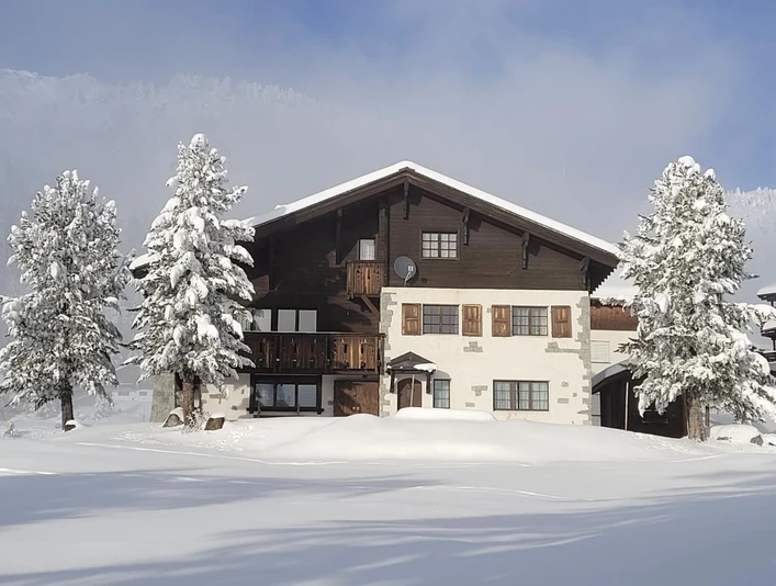 Aussenansicht Haus Schönegg