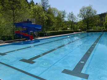 Freibad Alpirsbach Schwimmbecken Schwimmbahn Freibad Alpirsbach Schwimmbecken Schwimmbahn