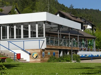 Freibad Alpirsbach Terrasse Freibad Alpirsbach Terrasse