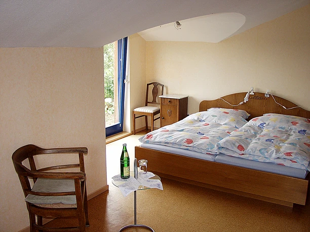 Gästezimmer im Grünen | Büren Gästezimmer im Grünen | Zimmer "Deutschland"