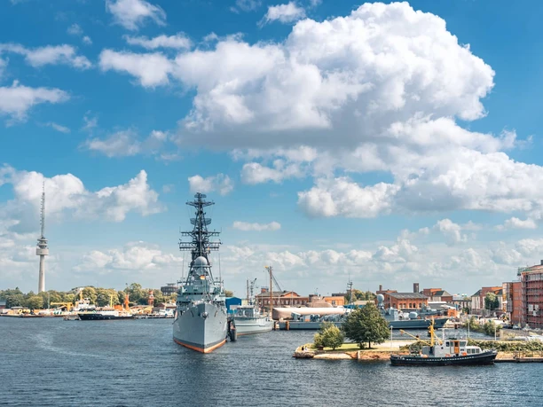 Blick in den Großen Hafen Richtung Marinemuseum