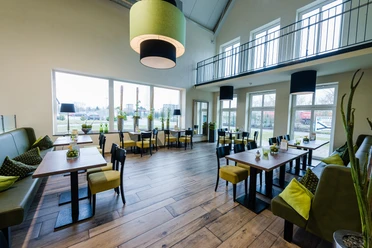 Café im Leeraner Miniaturland Das Bild zeigt das Café im Leeraner Miniaturland