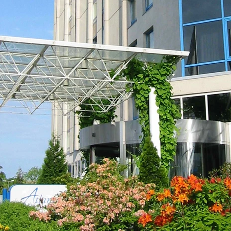 Exterior view of the hotel with entrance portal, vacation, short break, overnight stay