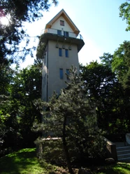 Aussichtsturm Taucha - Sehenswürdigkeiten in der Leipzig Region Der Aussichtsturm Taucha ragt aus den Baumwipfeln heraus, Ausflugstipps, Aussichtsturm, Freizeit