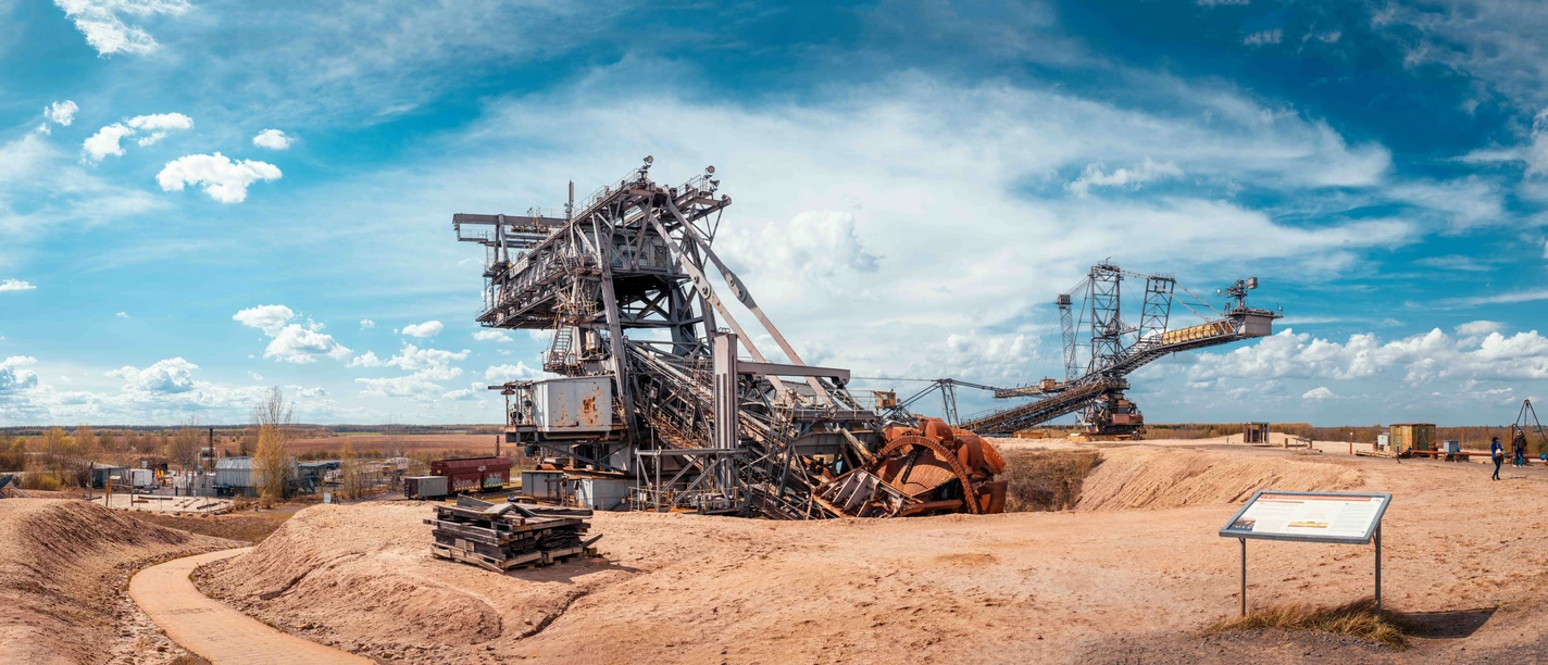 Panorama Bergbau-Technik-Park - Industriekultur in der Leipzig Region Blick auf ein großes Fördergerät im Bergbau-Technik-Park, Industriekultur, Kultur