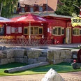 Abenteuergolfpark Groitzsch mit Bieraterie - Freizeiterlebnisse in der Leipzig Region Biergarten der Bieraterie am Abenteuergolfpark Groitzsch, Gastronomie, Kulinarik, Freizeit