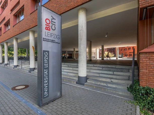 Bio City Leipzig - Wissenschaft in Leipzig Eingang des Bio City Komplexes in Leipzig, Wissenschaft, Wirtschaft, Technologie, Forschung
