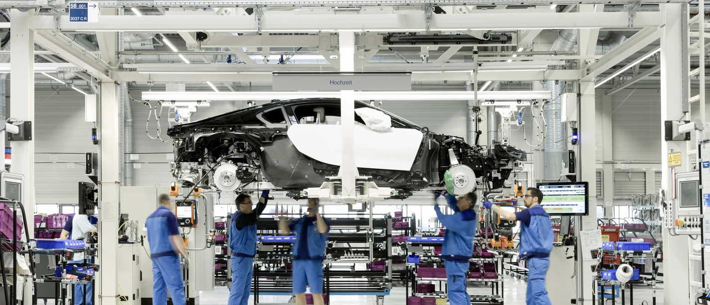 View of the production hall of the BMW plant in Leipzig, which can be visited as part of a factory tour, Economy, Modern architecture in Leipzig