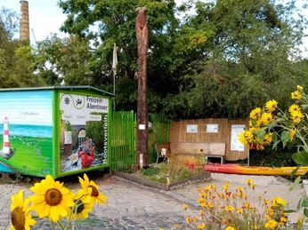 Bootsverleih Freizeit-Abenteuer - Leipzig für Familien Blick auf das Bootshaus mit Bootsverleih, Freizeit, Wasser, Familie