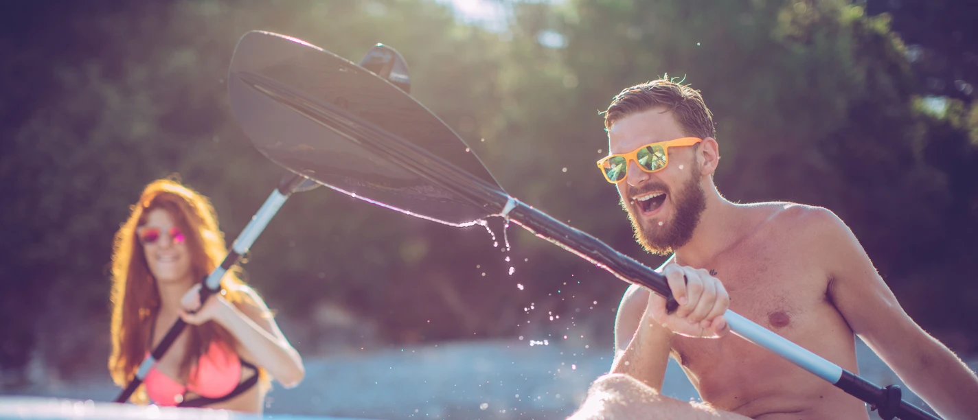 Bootsverleih Leipziger Eck - Wasserwandern in Leipzig Mann und Frau paddeln im Kanu, Wasserwandern, Leipziger Neuseenland