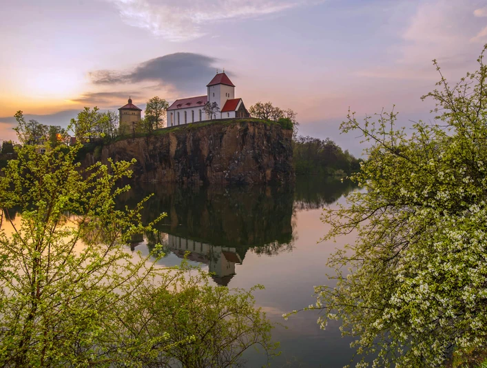 Bergkirche Beucha Blick auf den Steinbruch und die Bergkirche Beucha, Sehenswürdigkeiten, Freizeit, Natur, Wandern