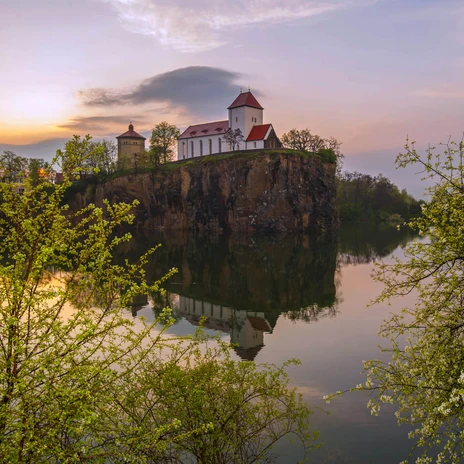 View of the quarry and the Beucha mountain church, sights, leisure, nature, hiking