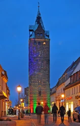 Broad Tower w Delitzsch - Miejsca godne uwagi w regionie Lipska Widok na Broad Tower w Delitzsch o zmierzchu podczas wydarzenia Noc Wież, region, zabytki, kultura