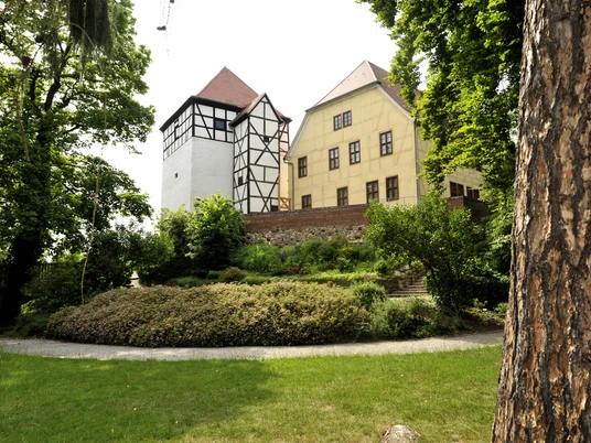 Burg Düben in Bad Düben - Sehenswürdigkeiten in der Leipzig Region Blick auf die Burg Düben in Bad Düben, welche das Landschaftsmuseum der Dübener Heide beherbergt.