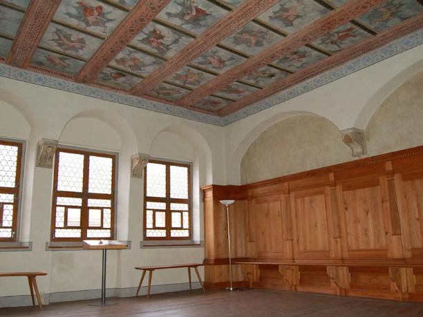 Bürgermeister-Ringenhain-Haus Torgau - Sehenswürdigkeiten in der Leipzig Region Innenaufnahme des Hauses mit sporadischer Einrichtung und Verzierungen, Kultur, Ausstellung