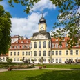 Gohliser Schlösschen - Gastronomie in Leipzig Blick auf das Gohliser Schlösschen im Sommer, dass eine wahre Sehenswürdigkeit von Leipzig ist und in dem sich auch eine Restaurant befindet, Gastronomie in Leipzig, Veranstaltungen, Architektur, Kultureinrichtung, Park