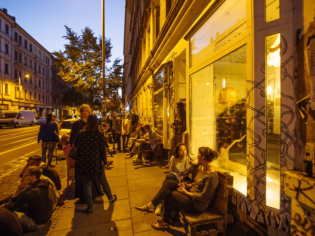 Das japanische Haus, Straßenansicht