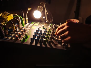 Das japanische Haus, Mischpult