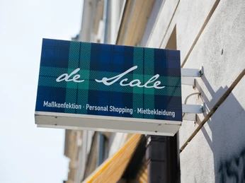 De Scale, Außenansicht und Geschäftsschild