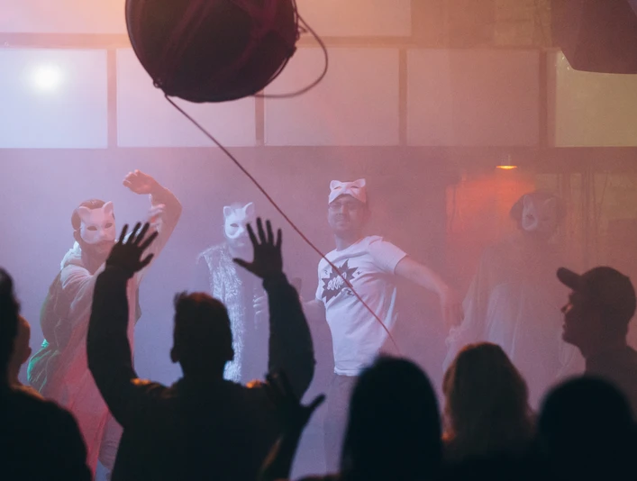 Elipamanoke, Silhouetten