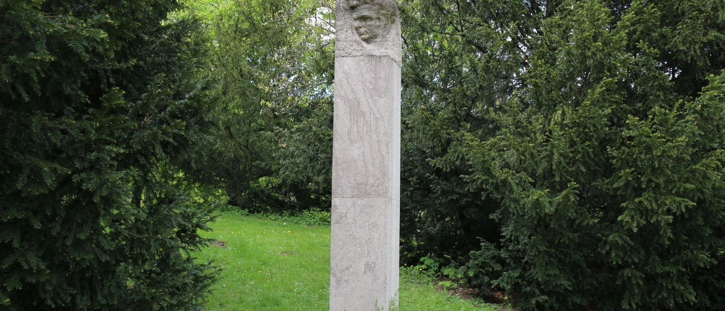 Stela Franza Schuberta w parku Clary Zetkin - Pomnik w Lipsku