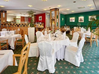Pohled do jídelny restaurace Amoroso, gastronomie v Lipsku, kuchyně, požitek
