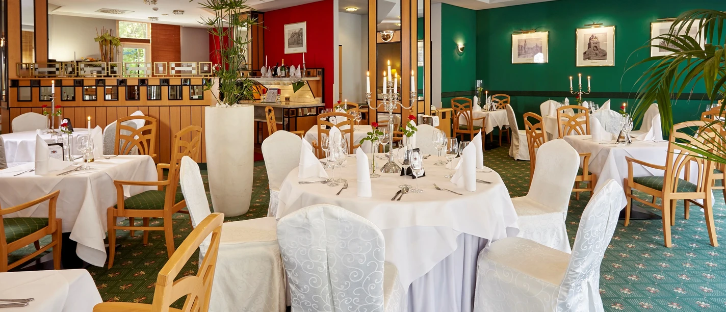 View into the dining room of the restaurant Amoroso, gastronomy in Leipzig, cuisine, enjoyment