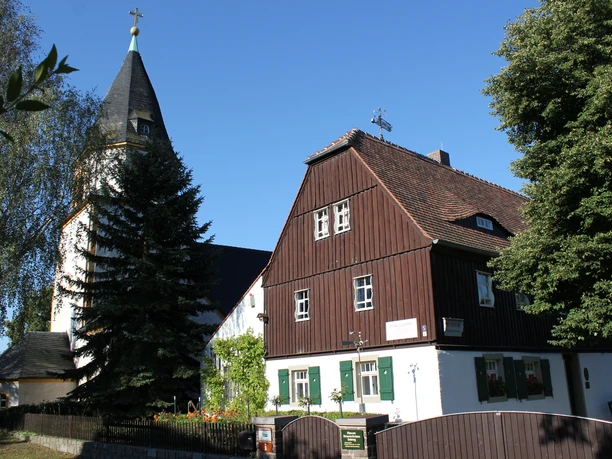 Hohburg Lossatal kamienny dom robotniczy i kościół