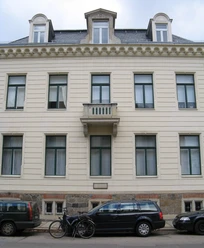 Widok na fasadę Gustav Mahler Haus, który jest siedzibą koła muzycznego w muzycznym mieście Lipsk, instytucji kulturalnej
