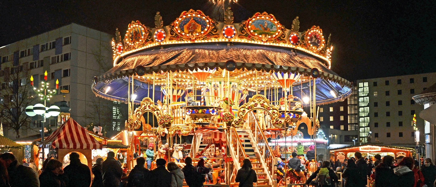 Historic carousel in the Salzgässchen - Christmas in Leipzig