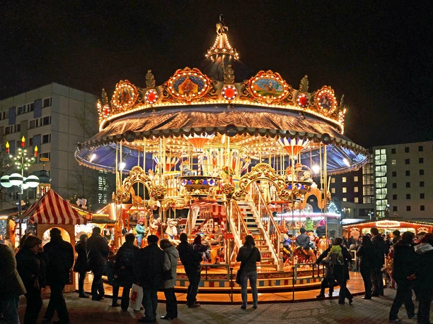 Historic carousel in the Salzgässchen - Christmas in Leipzig
