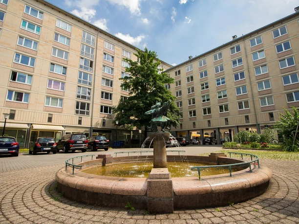Brunnen auf dem Hof Neubau - Architektur der Höfe und Passagen in Leipzig