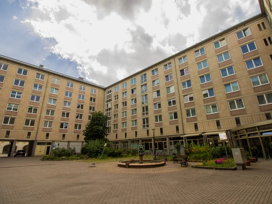 Hof Neubau - Architektur der Höfe und Passagen in Leipzig