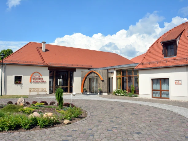Hoteleingang © Kloster Nimbschen Hotel und Event GmbH