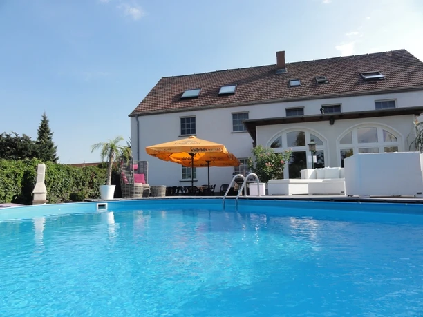 Hotel-Pension Keller v Löbnitz lädt k odpočinku