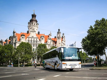 Bus am Neuen Rathaus - Stadtführung Leipzig Erleben