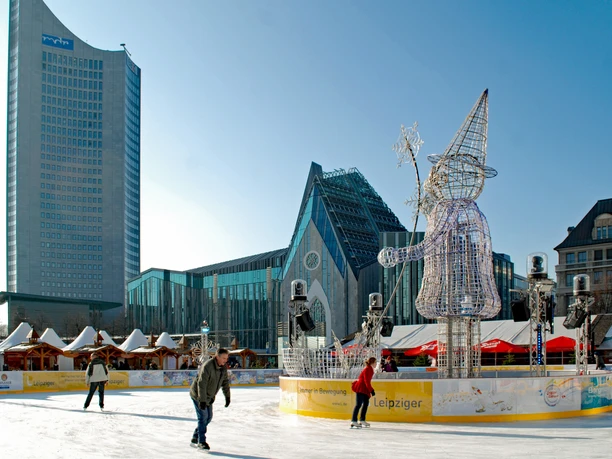 Kluziště na náměstí Augustusplatz - Lipsko v zimě