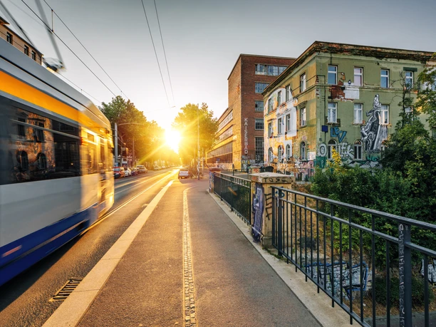 Tramvaj společnosti Leipziger Verkehrsbetriebe v Plagwitzu