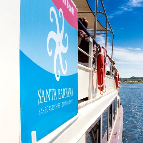 MS Santa Barbara auf dem Zwenkauer See - Schifffahrt im Leipziger Neuseenland