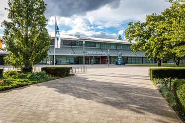 QUARTERBACK Immobilien ARENA - Veranstaltungen in Leipzig Blick auf den Eingang der QUARTERBACK Immobilien ARENA Leipzig.