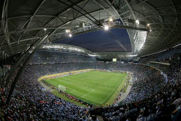 Panoramabild des Innenbereichs der Red Bull Arena dem Heimatstadion und die Sportstätte des RB Leipzig, Fußballstadion, Veranstaltungen, Freizeiteinrichtung, Erlebnis