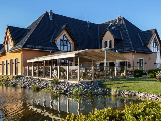 Restaurant Seeperle im Seepark Auenhain - Gastronomie in der Leipzig Region Das Restaurant Seeperle liegt idyllisch am Markkleeberger See, ausflugsziel, restaurant